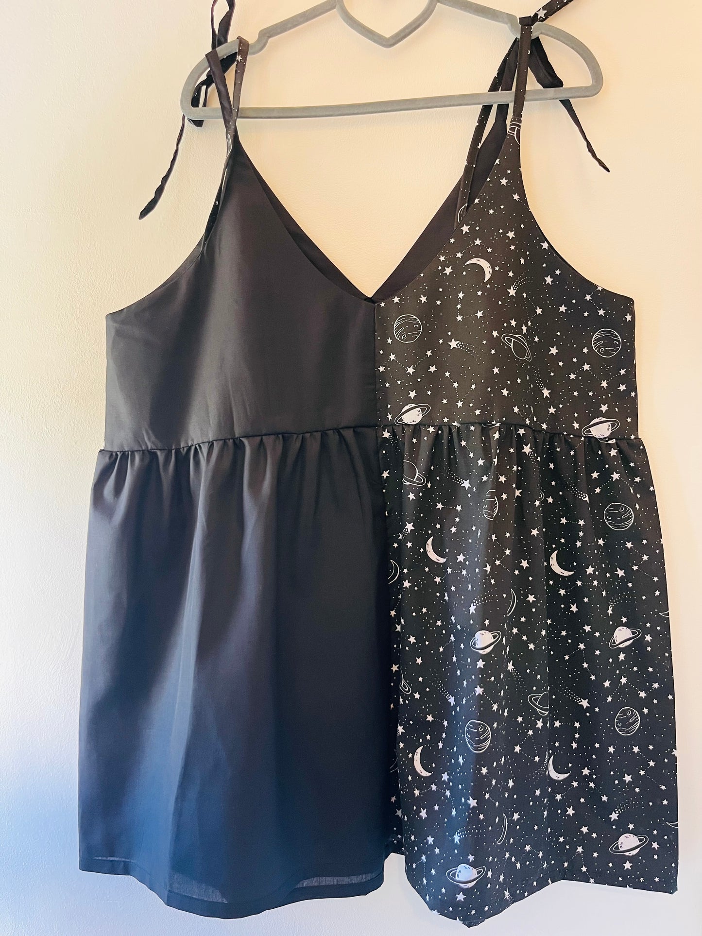Stars & Moon & Black Cami - Size 16