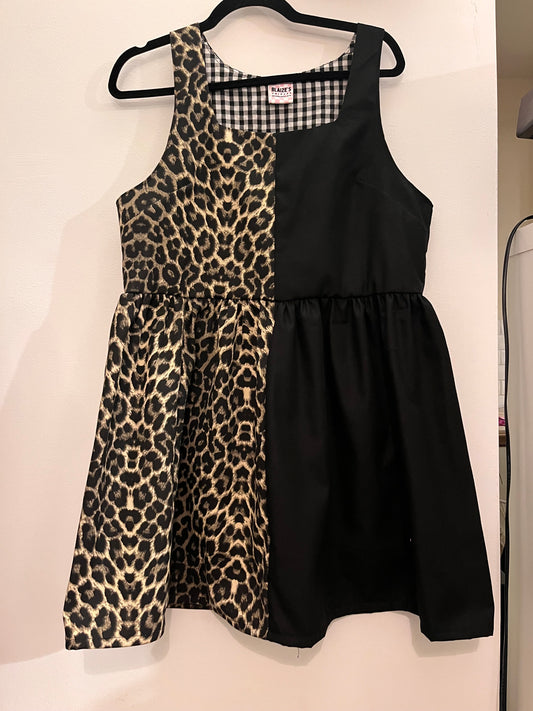 Half leopard Sleeveless Smock - UK 14
