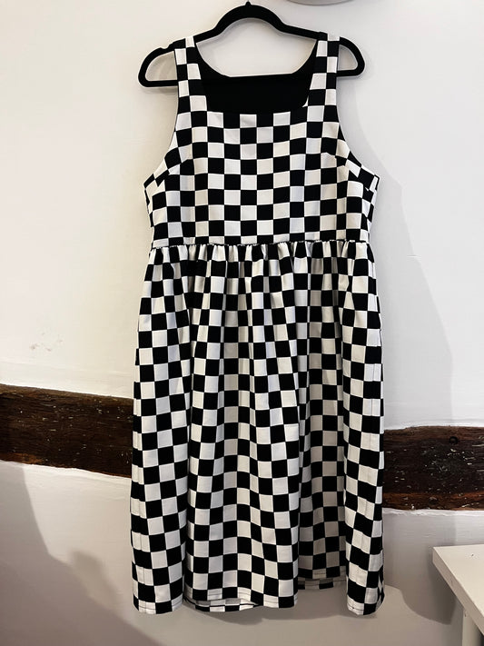 Checkmate Smock Midi Dress - Size 8