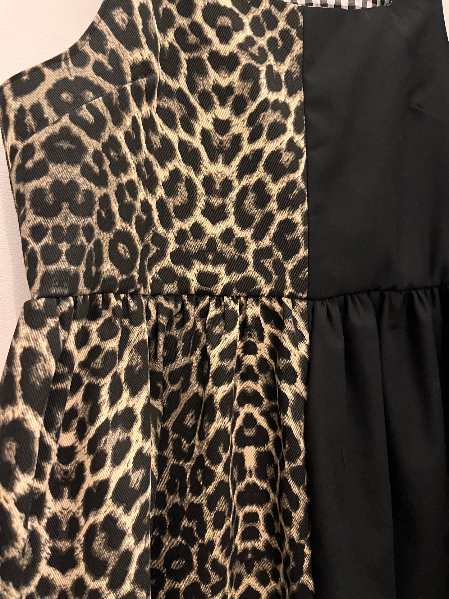Half leopard Sleeveless Smock - UK 14