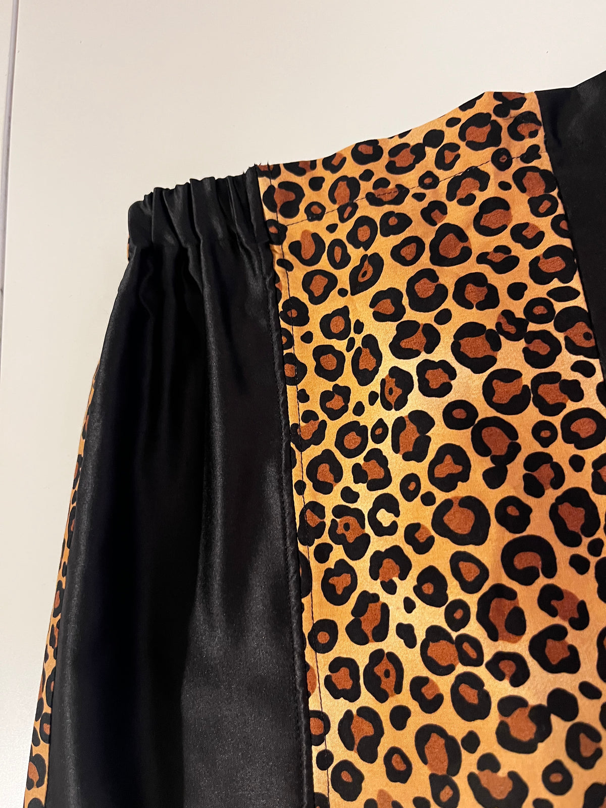 Midi Leopard Print and Satin Slit Skirt - 12